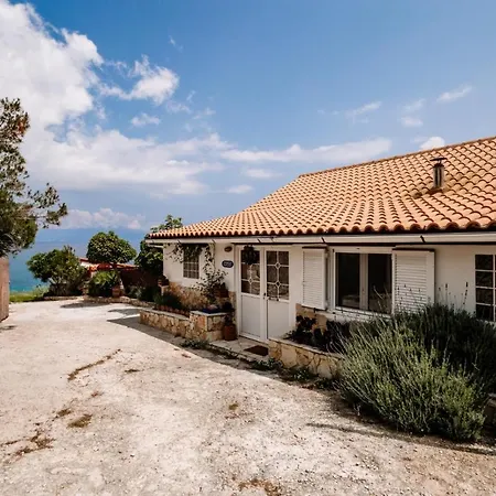 Bugarini Studio By The Sea *